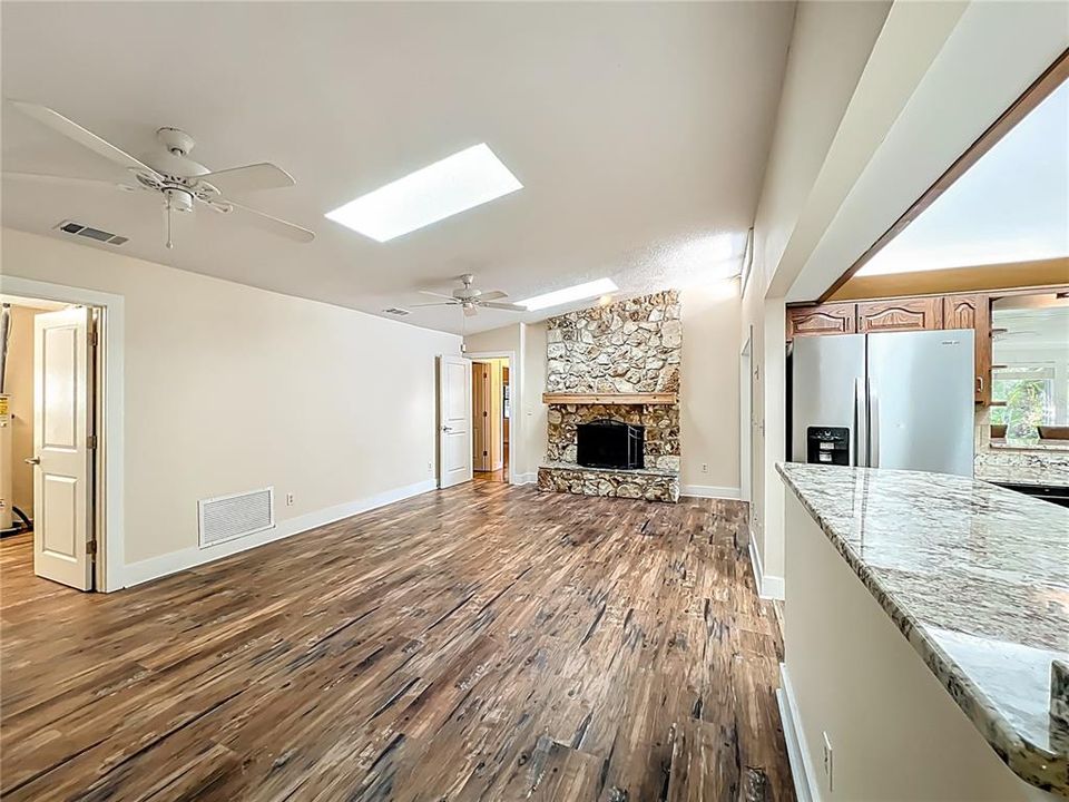 For Sale: $530,000 (4 beds, 2 baths, 2481 Square Feet)