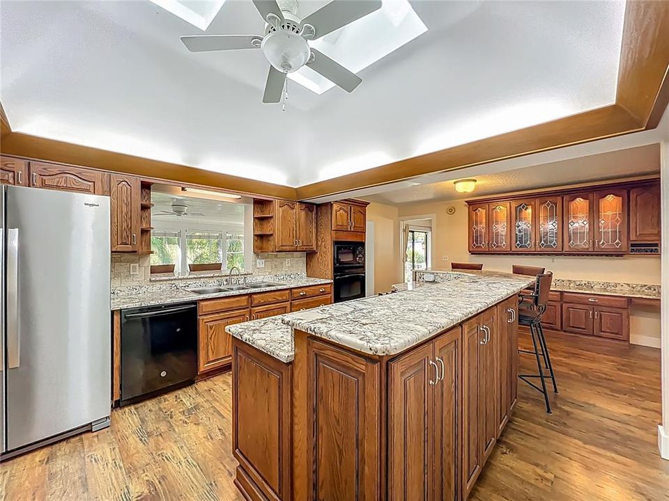 For Sale: $530,000 (4 beds, 2 baths, 2481 Square Feet)