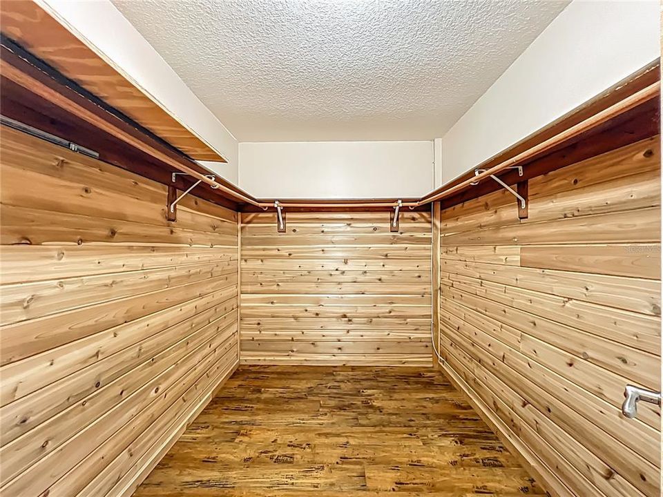 For Sale: $530,000 (4 beds, 2 baths, 2481 Square Feet)