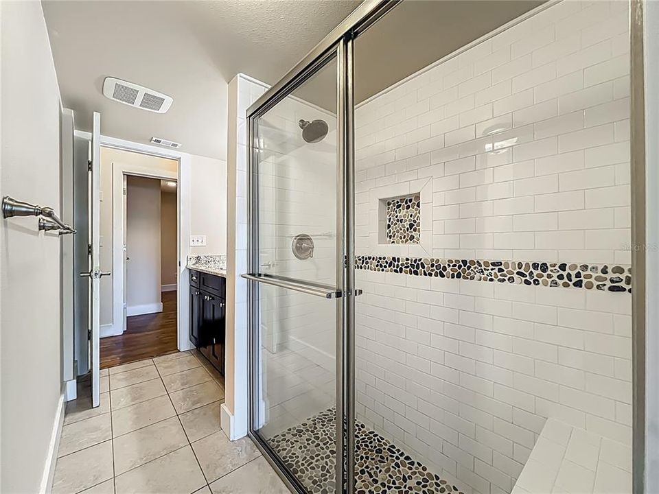 For Sale: $530,000 (4 beds, 2 baths, 2481 Square Feet)