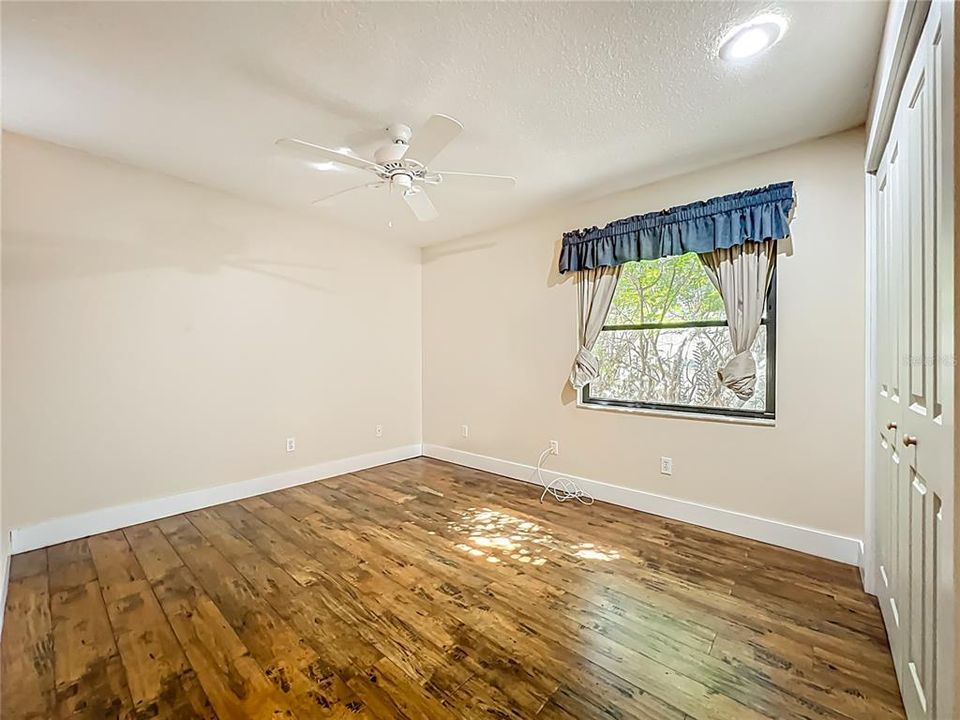 For Sale: $530,000 (4 beds, 2 baths, 2481 Square Feet)