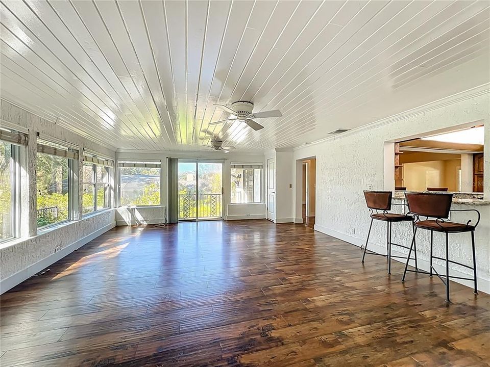 For Sale: $530,000 (4 beds, 2 baths, 2481 Square Feet)