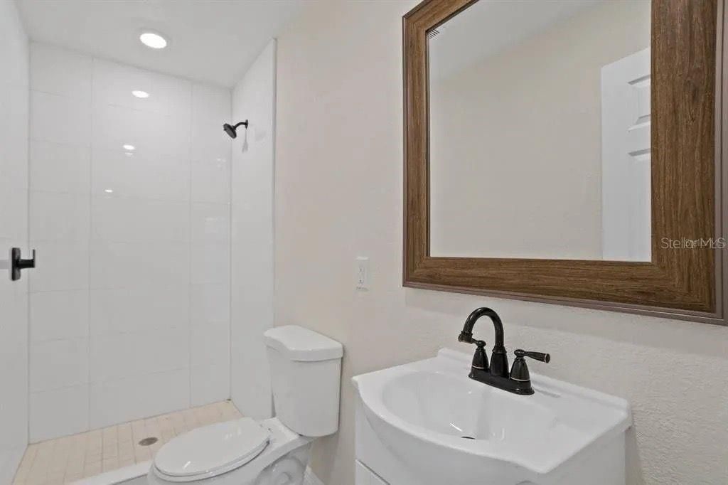 待售: $1,470,900 (5 贝兹, 0 浴室, 5143 平方英尺)