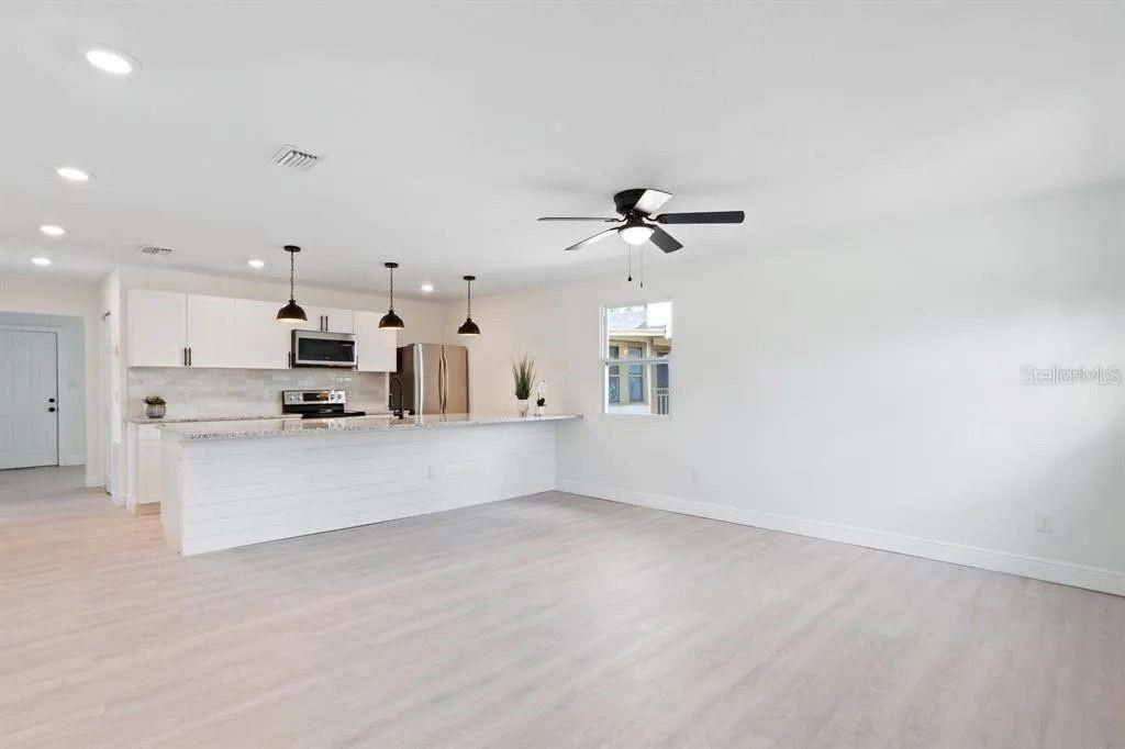 待售: $1,470,900 (5 贝兹, 0 浴室, 5143 平方英尺)