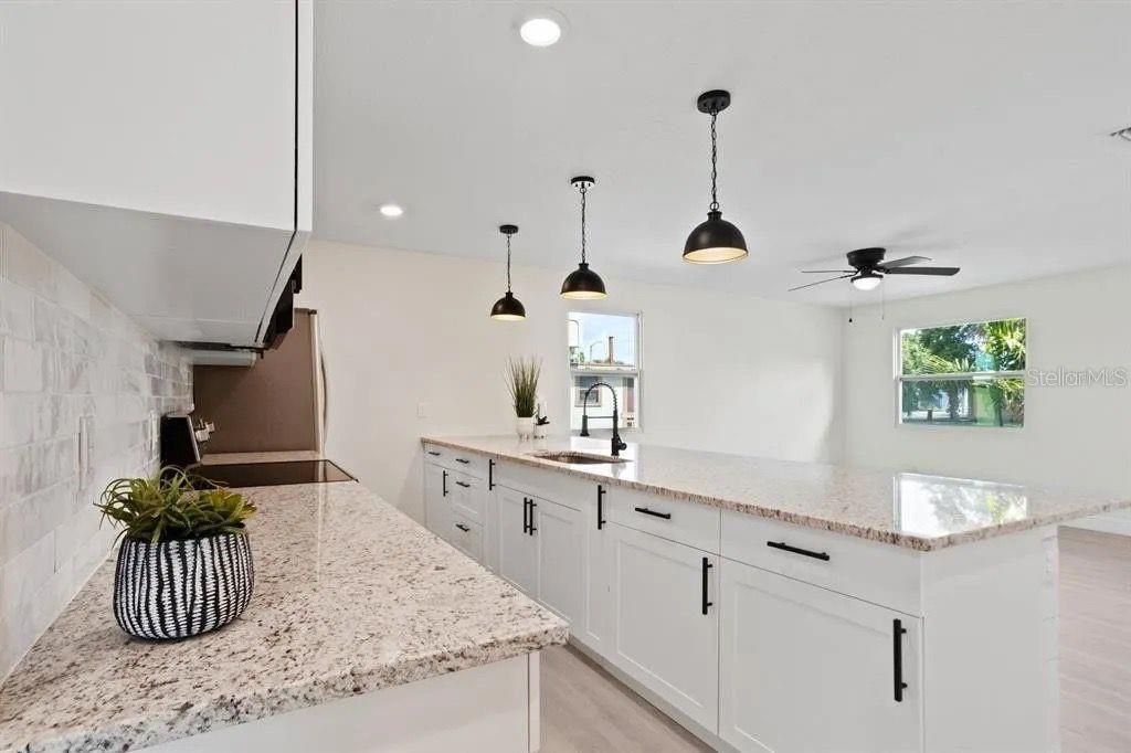 待售: $1,470,900 (5 贝兹, 0 浴室, 5143 平方英尺)