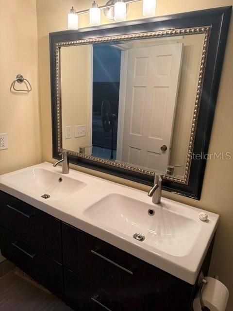 待售: $199,999 (2 贝兹, 2 浴室, 974 平方英尺)