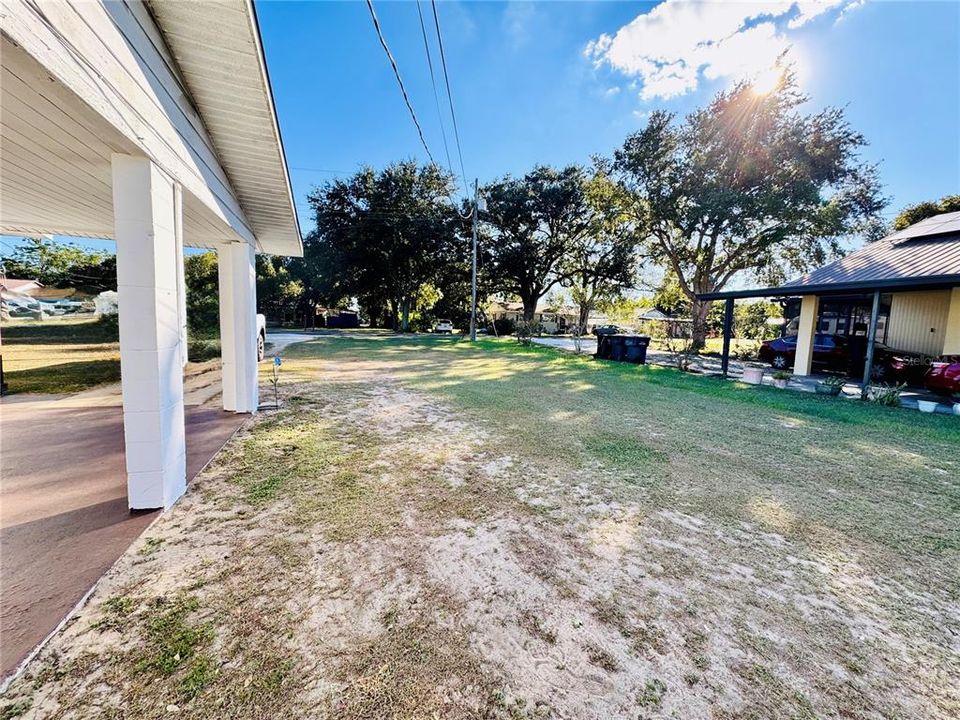 合同活跃: $165,000 (2 贝兹, 1 浴室, 896 平方英尺)