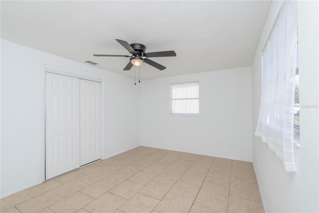 For Sale: $199,000 (2 beds, 1 baths, 988 Square Feet)