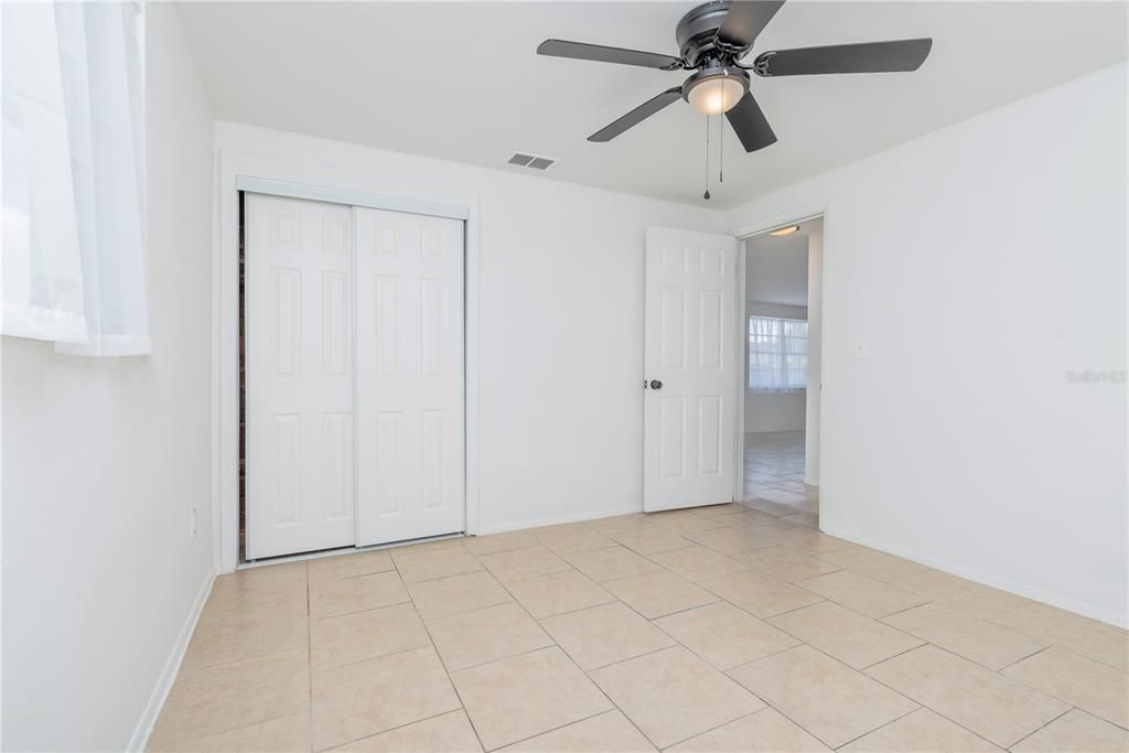 For Sale: $199,000 (2 beds, 1 baths, 988 Square Feet)