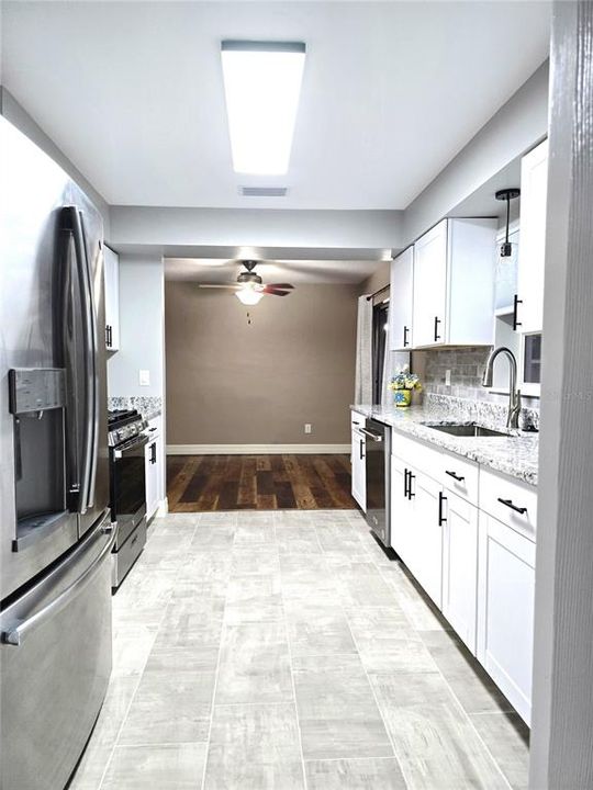 На продажу: $295,000 (3 спален, 2 ванн, 1338 Квадратных фут)