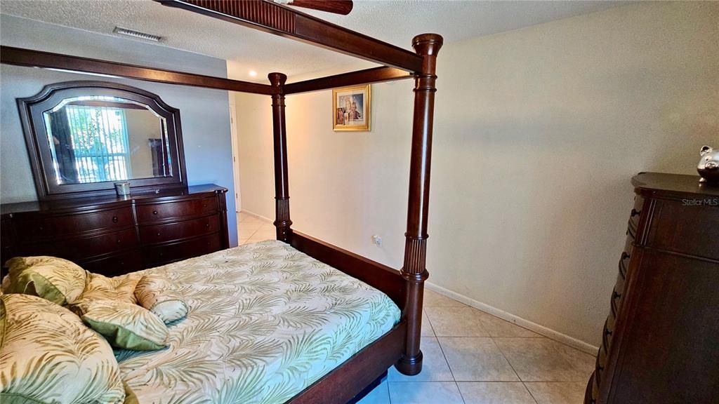 For Sale: $425,000 (3 beds, 2 baths, 1448 Square Feet)