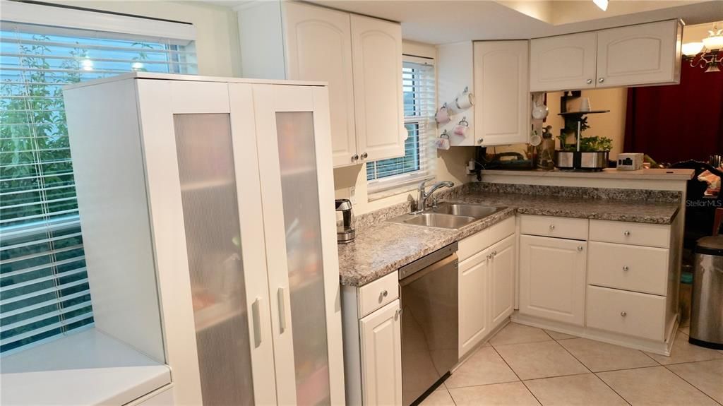 For Sale: $425,000 (3 beds, 2 baths, 1448 Square Feet)