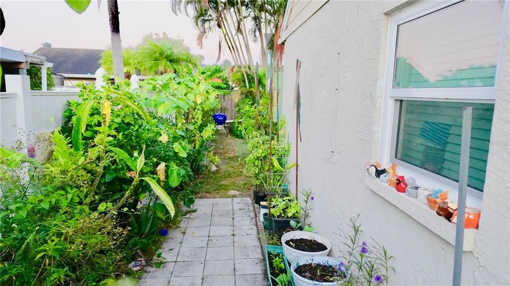 For Sale: $425,000 (3 beds, 2 baths, 1448 Square Feet)