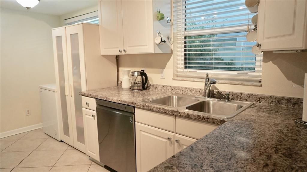 For Sale: $425,000 (3 beds, 2 baths, 1448 Square Feet)