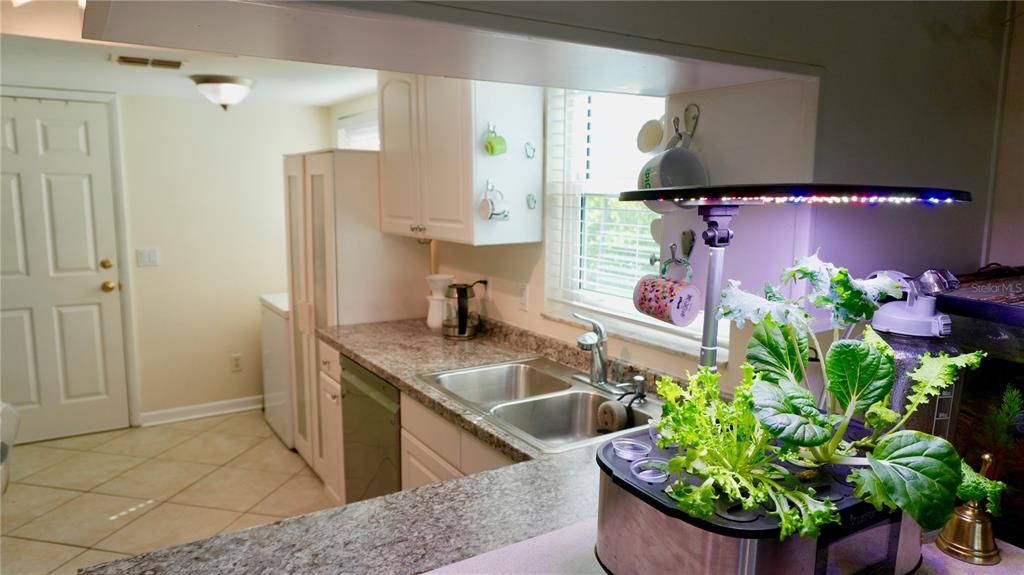 For Sale: $425,000 (3 beds, 2 baths, 1448 Square Feet)