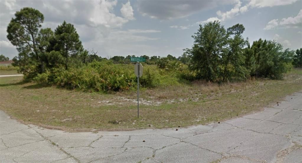 На продажу: $35,000 (0.28 acres)