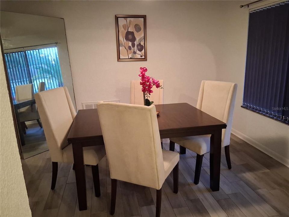 На продажу: $649,000 (4 спален, 2 ванн, 2344 Квадратных фут)