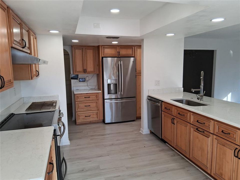 На продажу: $649,000 (4 спален, 2 ванн, 2344 Квадратных фут)