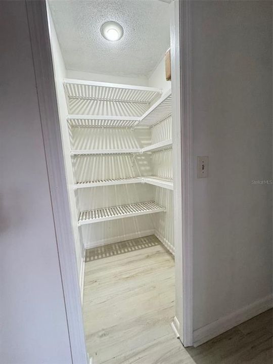 На продажу: $649,000 (4 спален, 2 ванн, 2344 Квадратных фут)