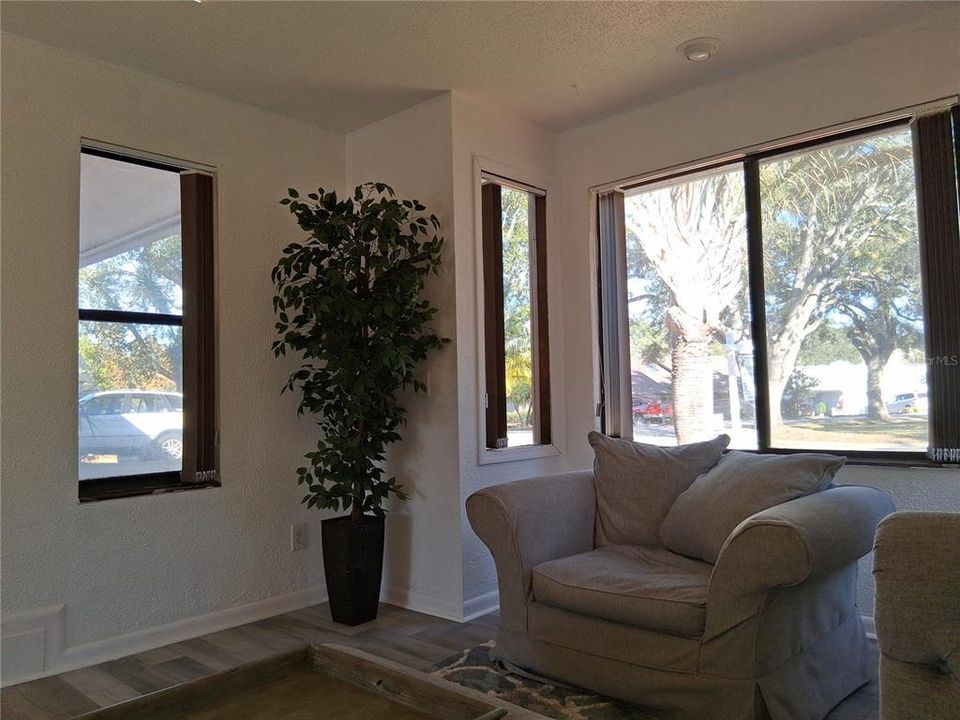 На продажу: $649,000 (4 спален, 2 ванн, 2344 Квадратных фут)