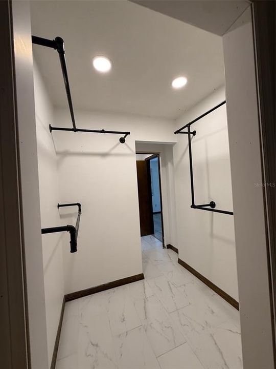 На продажу: $649,000 (4 спален, 2 ванн, 2344 Квадратных фут)