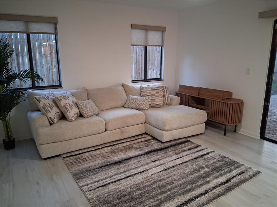 На продажу: $649,000 (4 спален, 2 ванн, 2344 Квадратных фут)