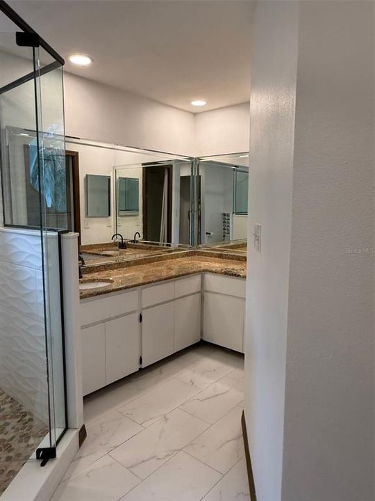 На продажу: $649,000 (4 спален, 2 ванн, 2344 Квадратных фут)