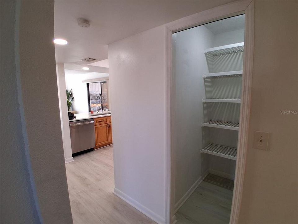 На продажу: $649,000 (4 спален, 2 ванн, 2344 Квадратных фут)