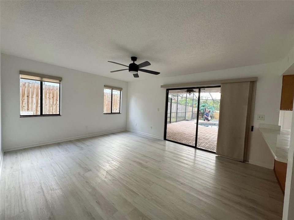 На продажу: $649,000 (4 спален, 2 ванн, 2344 Квадратных фут)