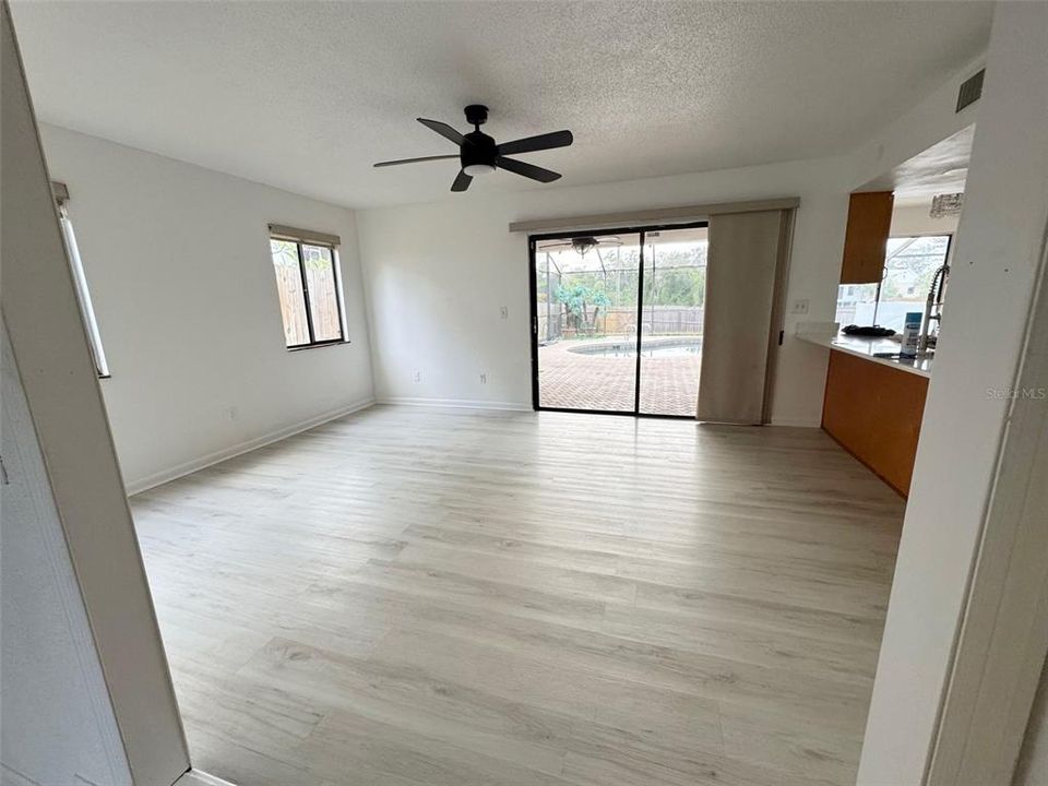 На продажу: $649,000 (4 спален, 2 ванн, 2344 Квадратных фут)