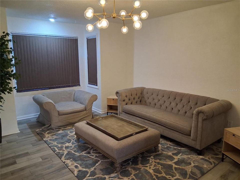 На продажу: $649,000 (4 спален, 2 ванн, 2344 Квадратных фут)