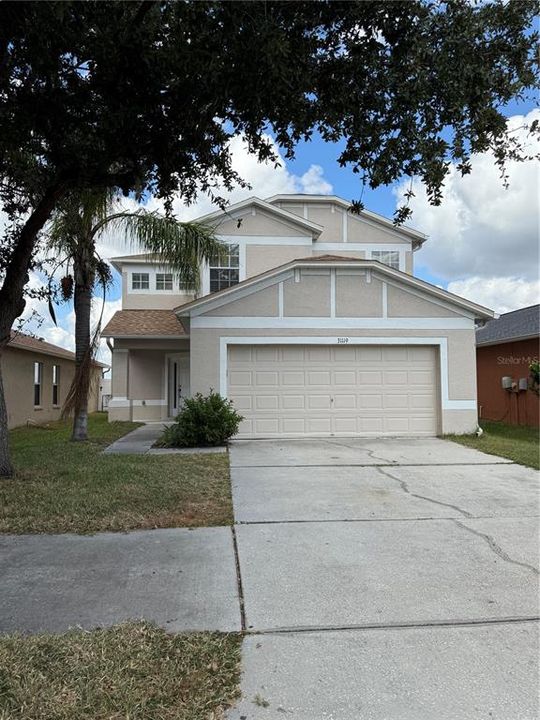 For Rent: $2,300 (4 beds, 2 baths, 1958 Square Feet)