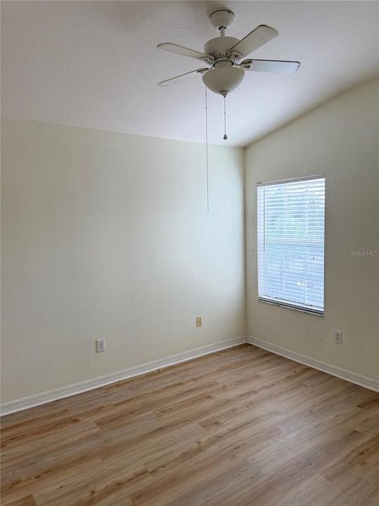 For Rent: $2,300 (4 beds, 2 baths, 1958 Square Feet)