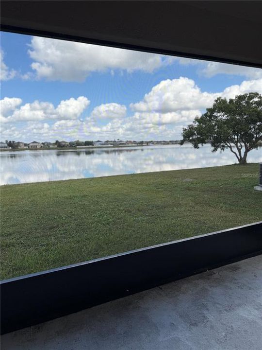 For Rent: $2,300 (4 beds, 2 baths, 1958 Square Feet)