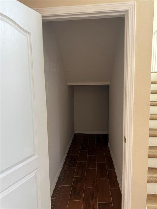 For Rent: $2,300 (4 beds, 2 baths, 1958 Square Feet)