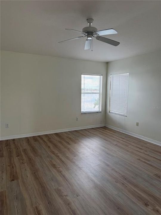 For Rent: $2,300 (4 beds, 2 baths, 1958 Square Feet)