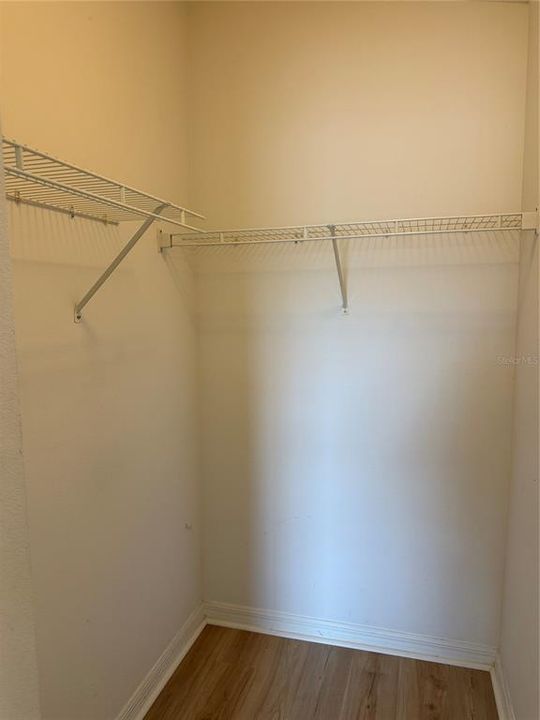 For Rent: $2,300 (4 beds, 2 baths, 1958 Square Feet)