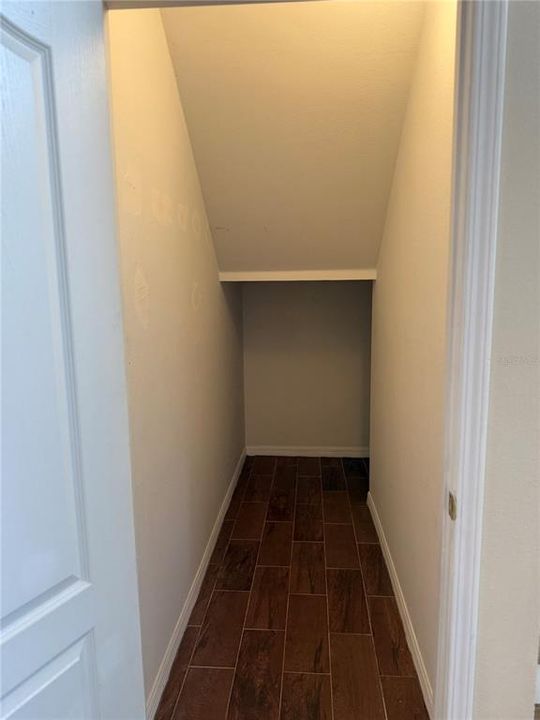 For Rent: $2,300 (4 beds, 2 baths, 1958 Square Feet)