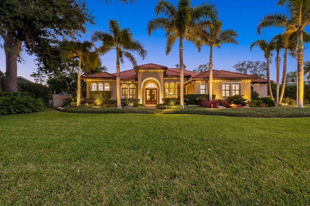 For Sale: $2,500,000 (4 beds, 3 baths, 3076 Square Feet)