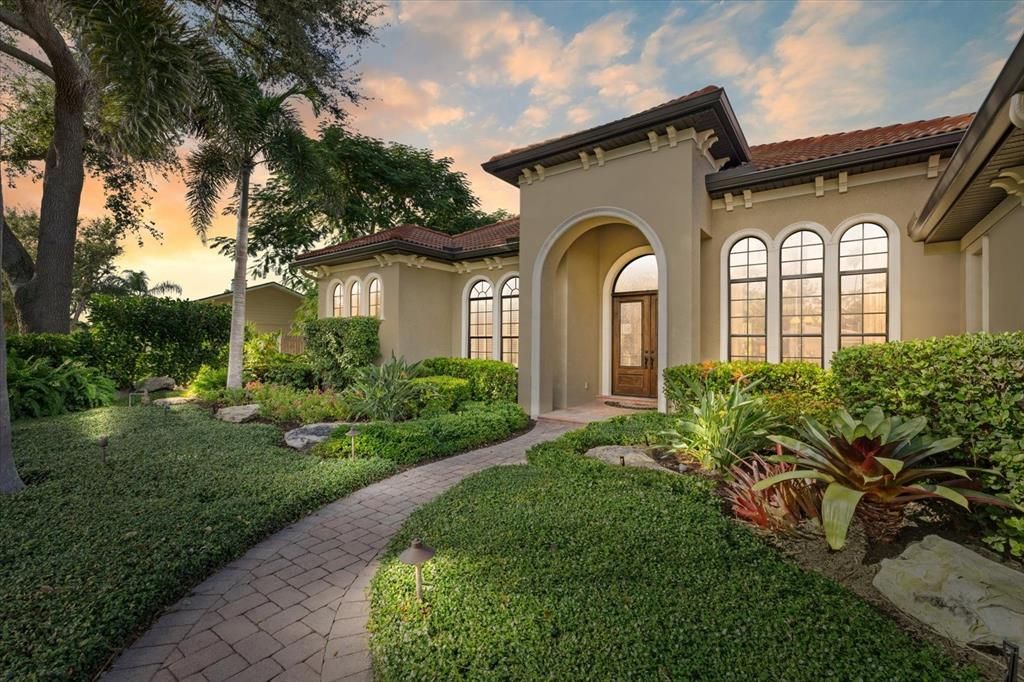 For Sale: $2,500,000 (4 beds, 3 baths, 3076 Square Feet)