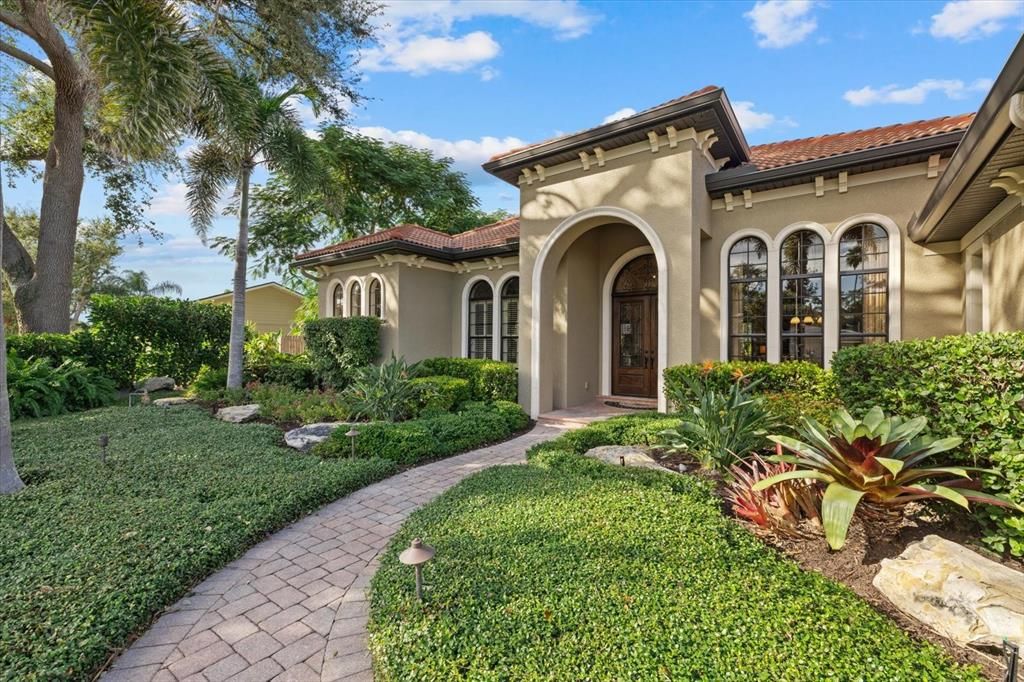 For Sale: $2,500,000 (4 beds, 3 baths, 3076 Square Feet)