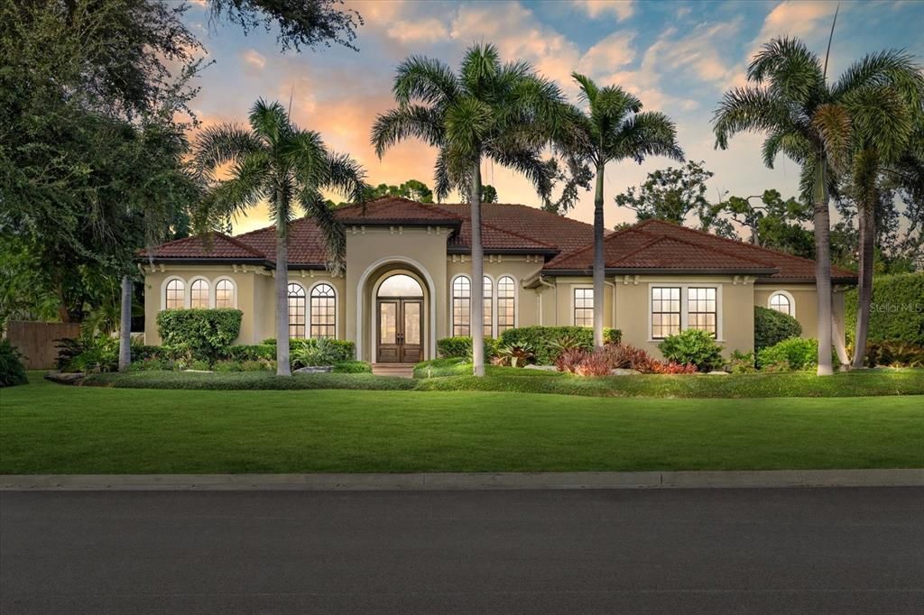 For Sale: $2,500,000 (4 beds, 3 baths, 3076 Square Feet)