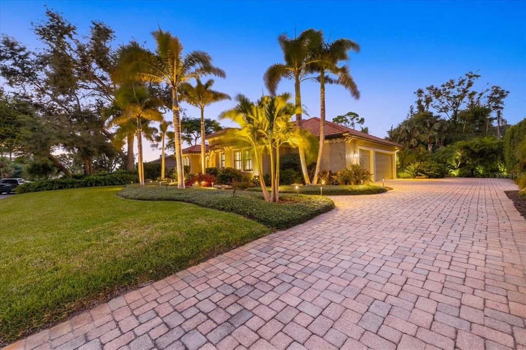 For Sale: $2,500,000 (4 beds, 3 baths, 3076 Square Feet)