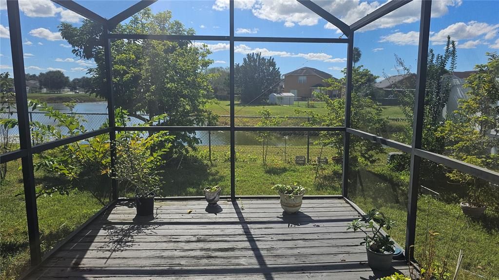 For Sale: $320,000 (2 beds, 2 baths, 970 Square Feet)