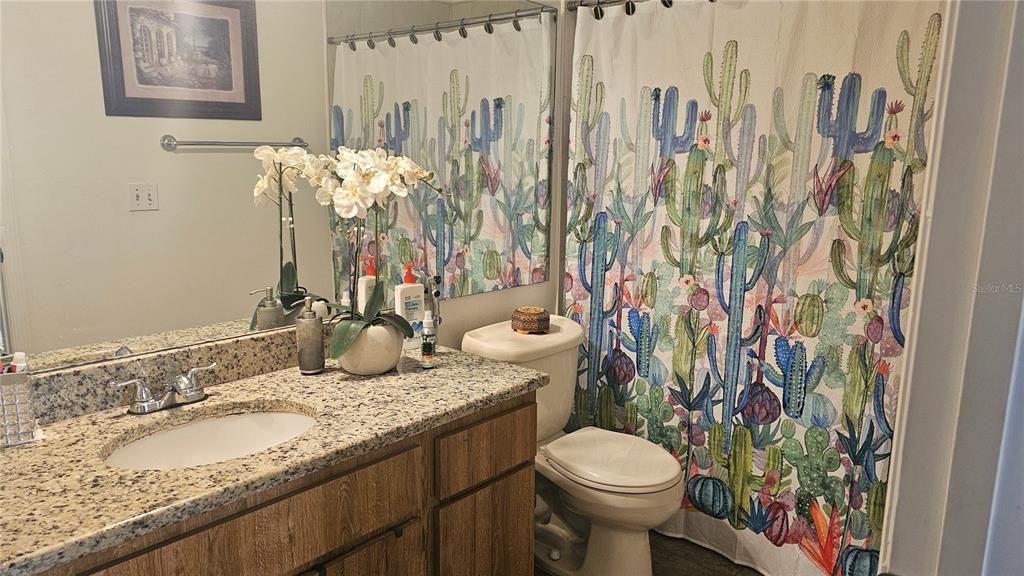 For Sale: $320,000 (2 beds, 2 baths, 970 Square Feet)