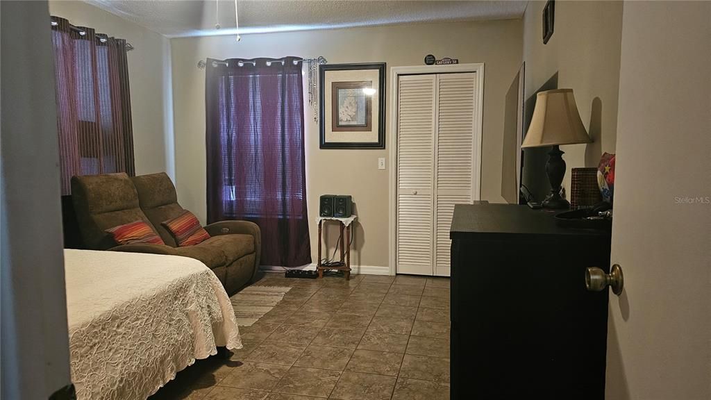 For Sale: $320,000 (2 beds, 2 baths, 970 Square Feet)