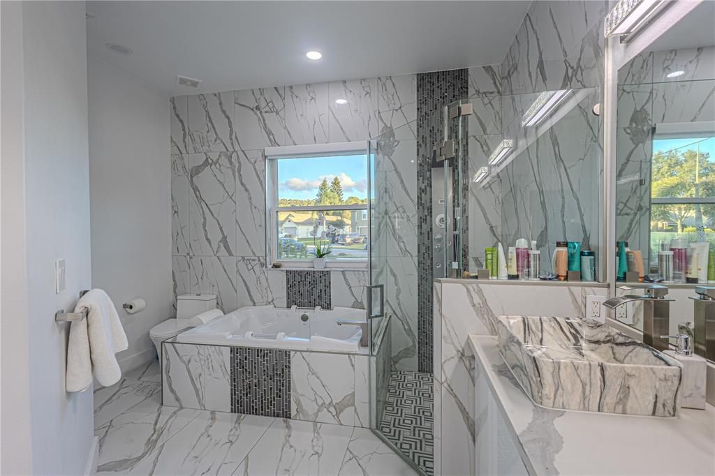 En Venta: $1,890,000 (4 camas, 3 baños, 3728 Pies cuadrados)