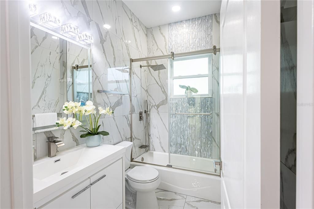 En Venta: $1,890,000 (4 camas, 3 baños, 3728 Pies cuadrados)