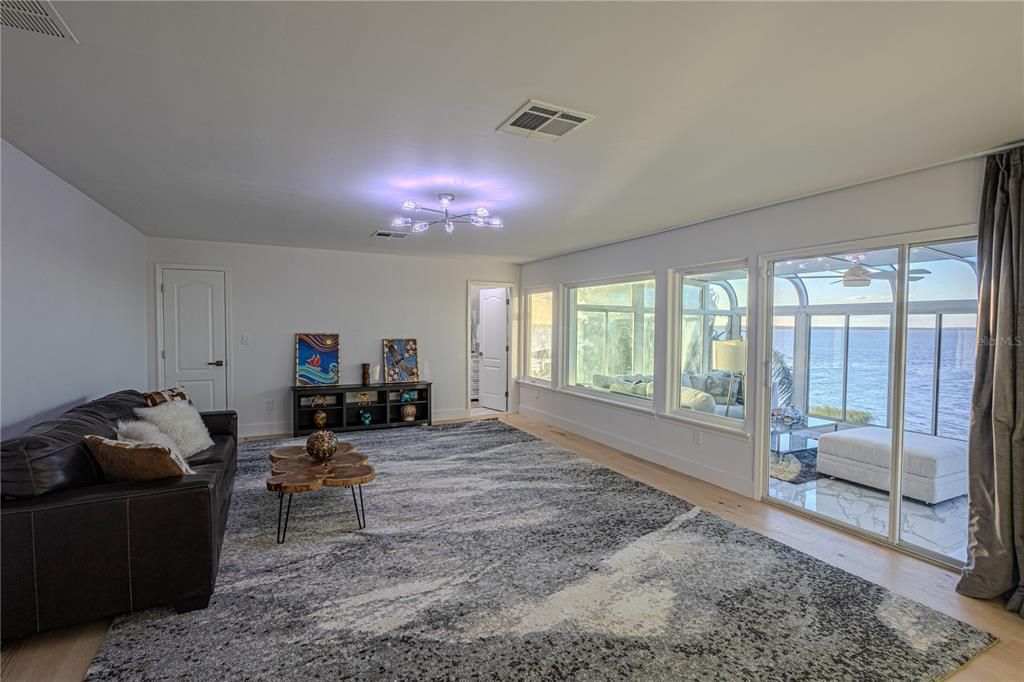 En Venta: $1,890,000 (4 camas, 3 baños, 3728 Pies cuadrados)