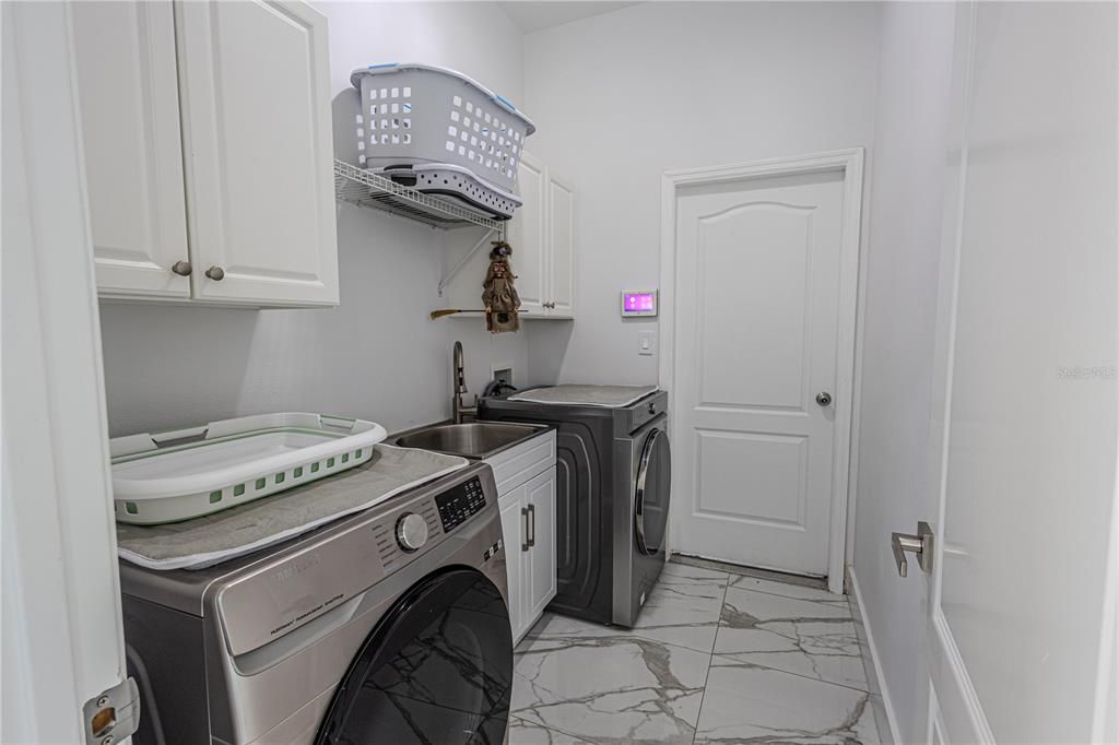 En Venta: $1,890,000 (4 camas, 3 baños, 3728 Pies cuadrados)